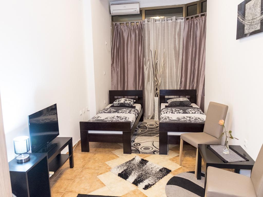 Apart Hotel Kalonis Σκόπια Δωμάτιο φωτογραφία